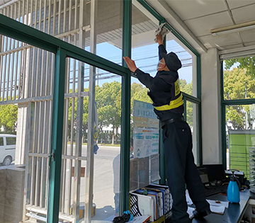 清掃衛(wèi)生美環(huán)境，服務(wù)客戶當(dāng)先鋒